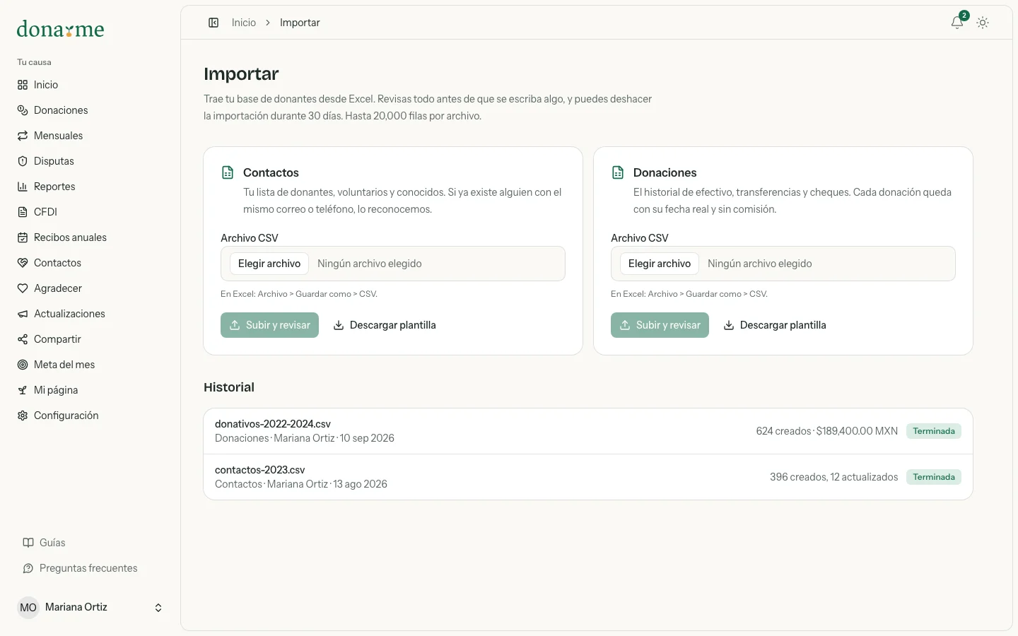 Pantalla Importar con las tarjetas Contactos y Donaciones, cada una con su botón Subir y revisar, y el Historial de importaciones